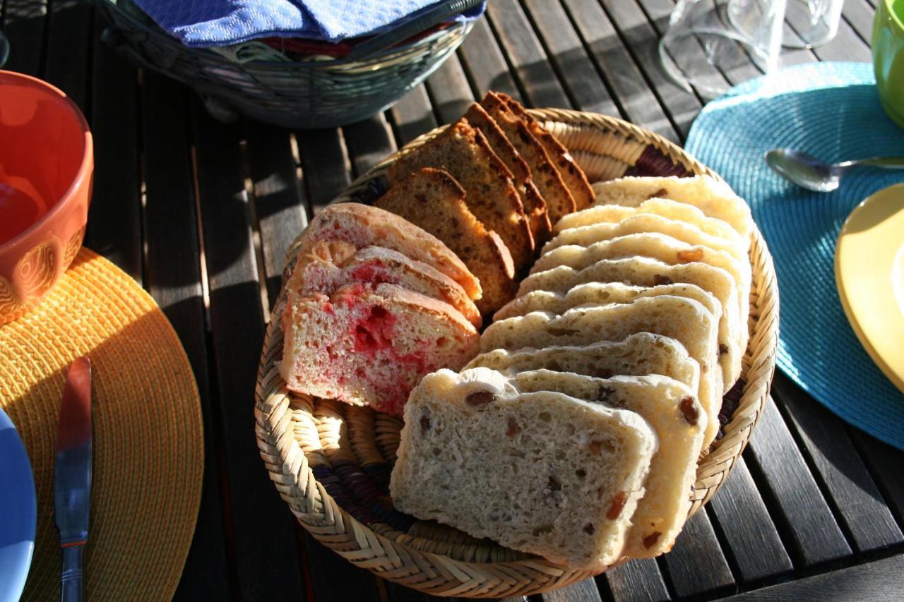 Bed and Breakfast Li Poulidetto Lioux Esterno foto